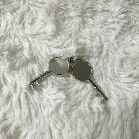 Vintage 1998 Wells Fargo Stagecoach Bank - Picture 6 of 6